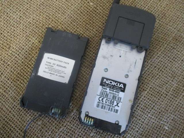 Four Vintage Nokia Cellphones : 1x 2110 @ 1994     2x 3310 @ 2000      1x 5130 @ 2009