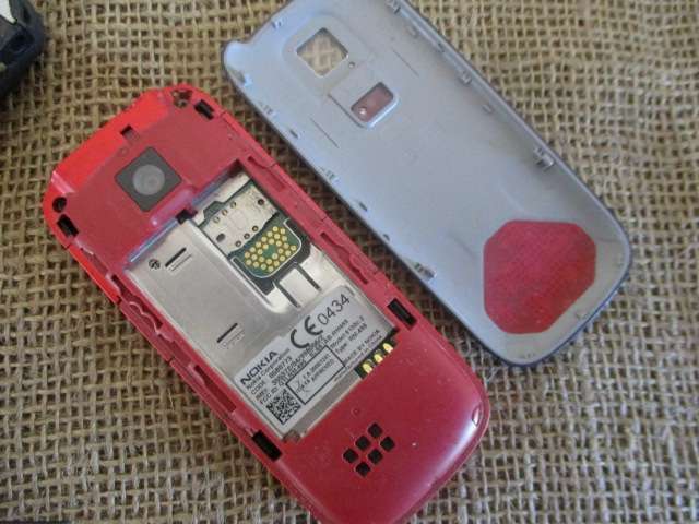 Four Vintage Nokia Cellphones : 1x 2110 @ 1994     2x 3310 @ 2000      1x 5130 @ 2009