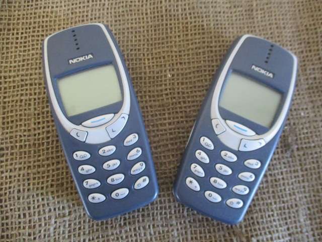 Four Vintage Nokia Cellphones : 1x 2110 @ 1994     2x 3310 @ 2000      1x 5130 @ 2009