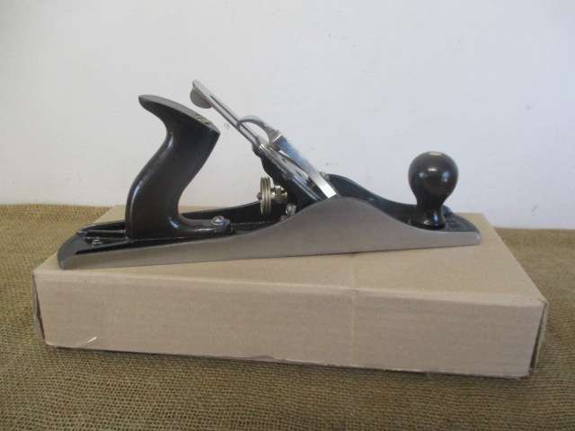 The Confidant.......This Excellent Neat Vintage Stanley Bailey No 5 Plane     England