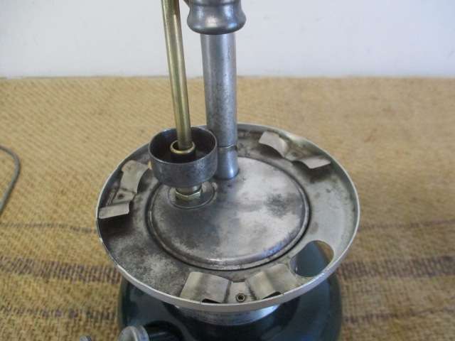 A Fantastic First-Class Vintage Coleman Model 214A700 Kerosene Lantern.  7. 1990.