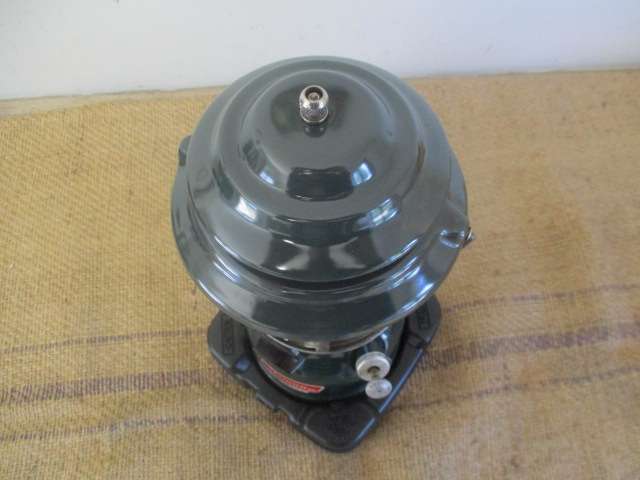 A Fantastic First-Class Vintage Coleman Model 214A700 Kerosene Lantern.  7. 1990.