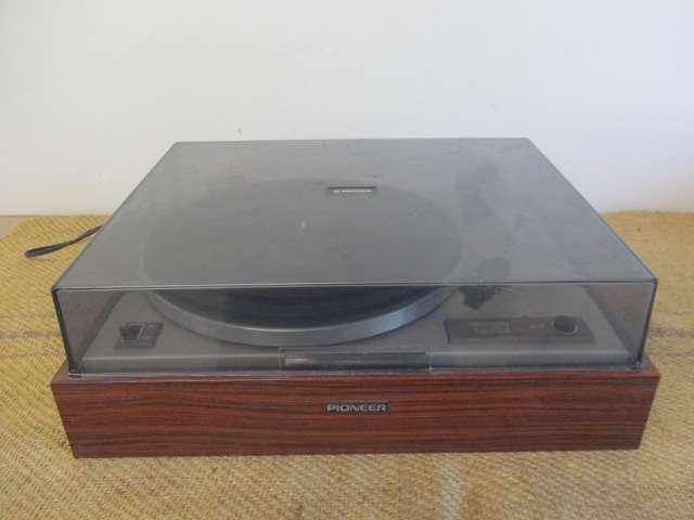 Beautiful Vintage Pioneer Prelude - 4000A/M PL Belt Drive Stereo Turntable