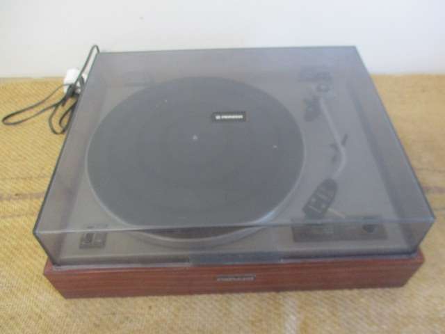 Beautiful Vintage Pioneer Prelude - 4000A/M PL Belt Drive Stereo Turntable