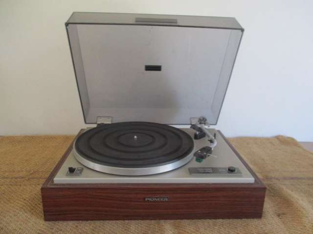 Beautiful Vintage Pioneer Prelude - 4000A/M PL Belt Drive Stereo Turntable