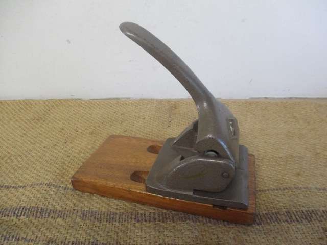 Nice Vintage Heavy Duty No 180 Chevron Two Hole Cast Iron Paper Punch
