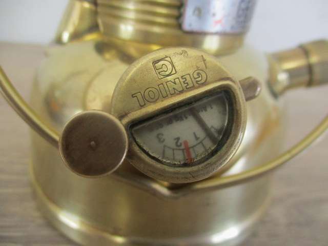 Masterpiece ....This Very Rare Vintage Geniol Germany Reg. Automatic 150 CP Kerosene Lamp