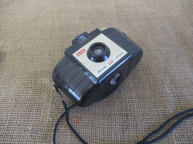 Neat Vintage Kodak Brownie 127 Camera By Kodak Limited London    1952  -  1967