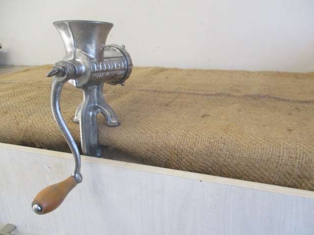 Complete Vintage Husqvarna Reliance No 8 Cast Iron Meat Mincer          Made In Sweden