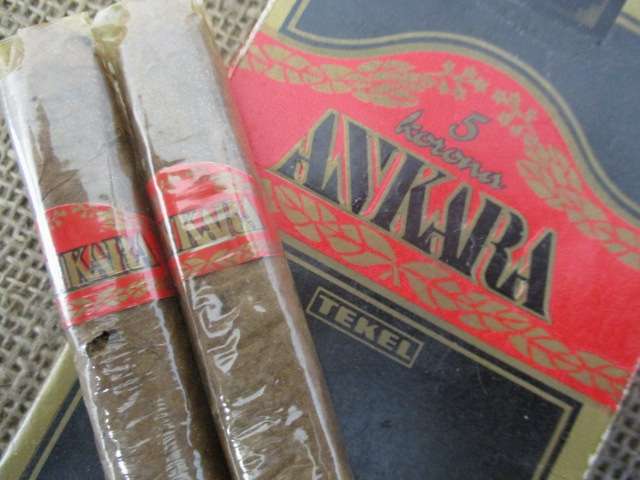 Vintage Josel Piedra Habana Cigar Box And Selection Of Three Different Brand Name Cigars