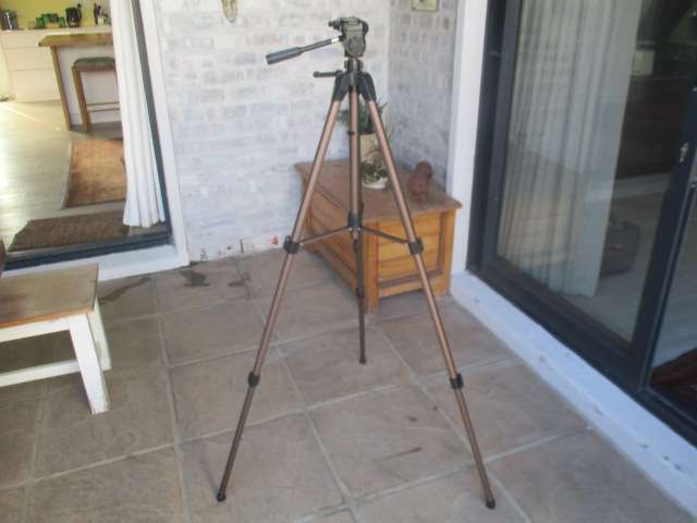 Lovely Mivision MI-3770 Tripod Stand In Original Carrying Bag