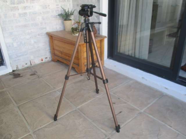 Lovely Mivision MI-3770 Tripod Stand In Original Carrying Bag