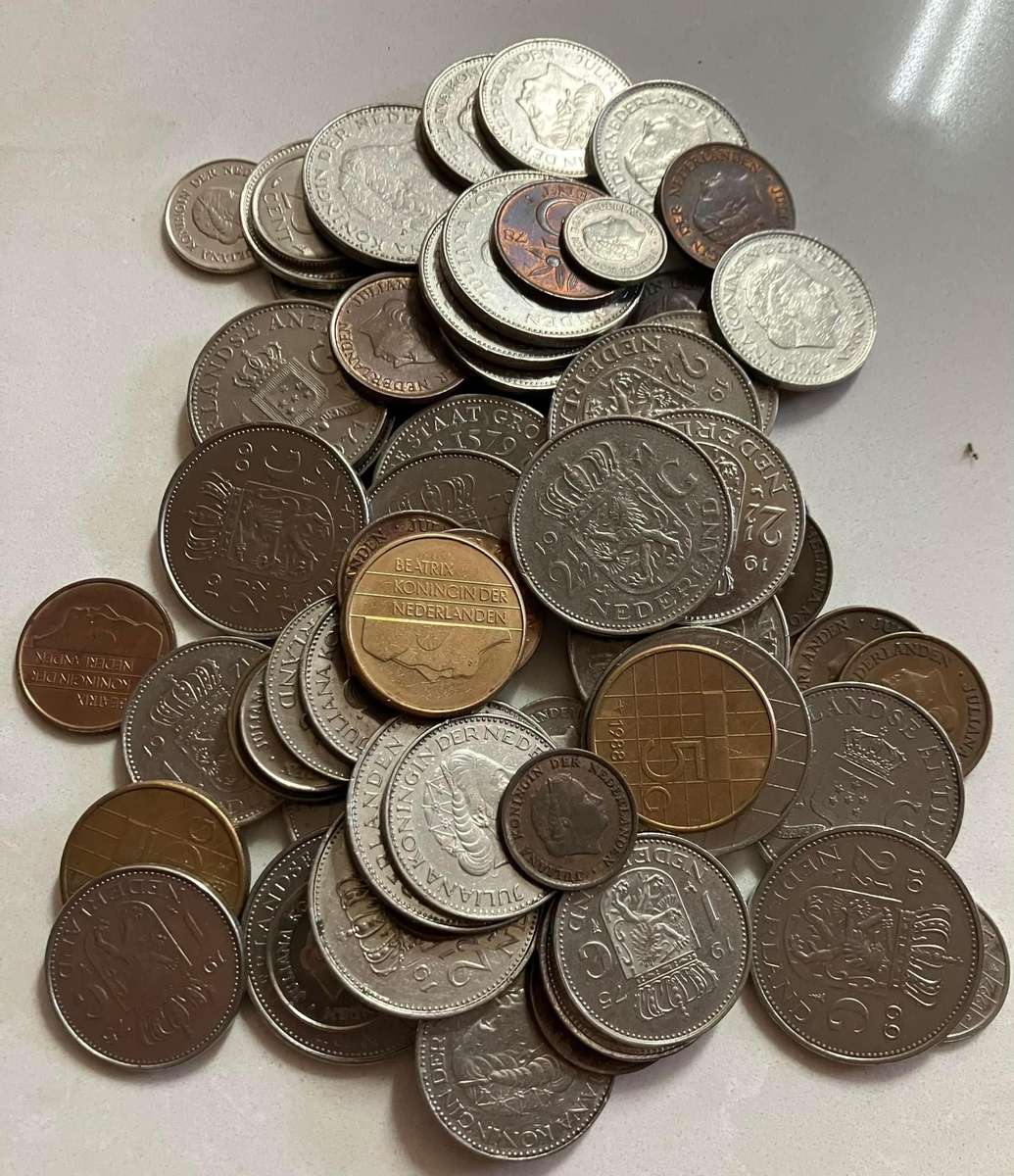 Bundle of world coins (1.6kg)