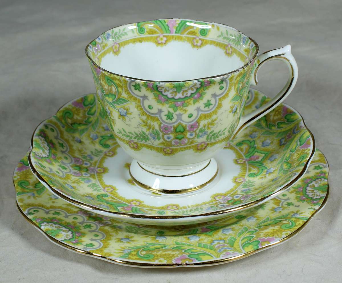 Royal Albert - Paisley Shawl - Trio