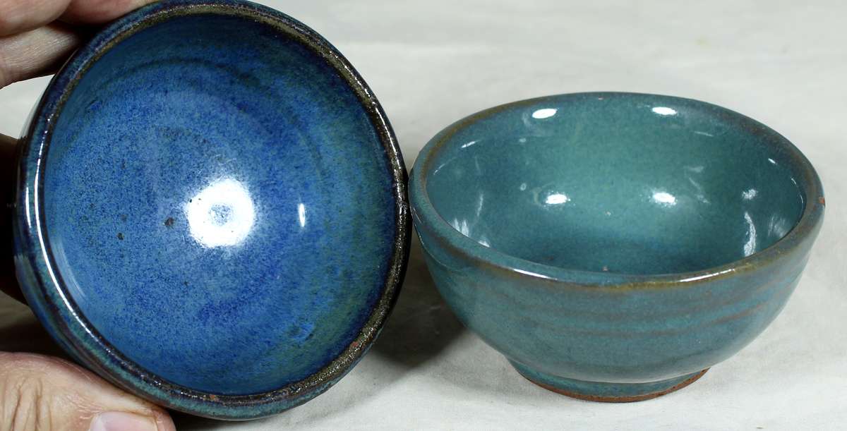Pair of pottery trinket bowls