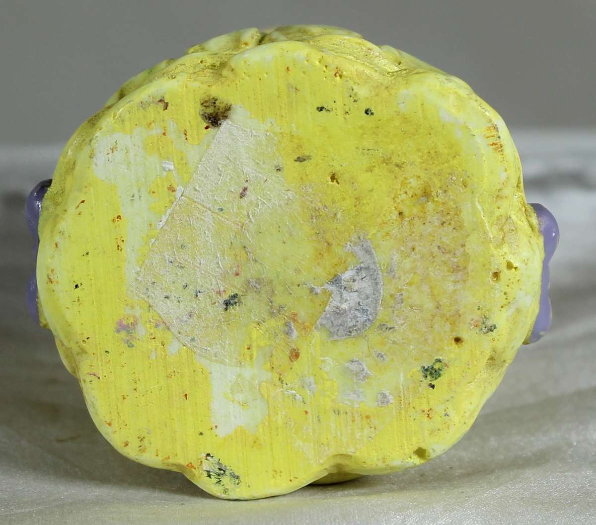 Mamma bear holding a kitty figurine