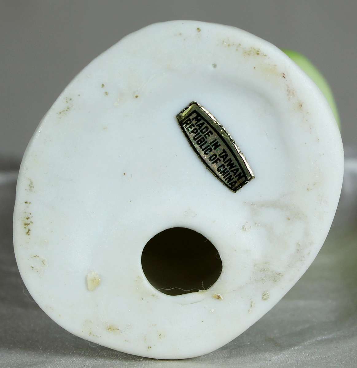 Little girl with a kitty