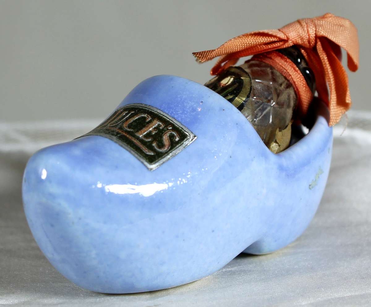 Luce's shoe with Dutch tulip perfume