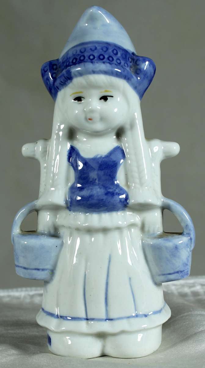 Blue Delft Dutch lady carrying water