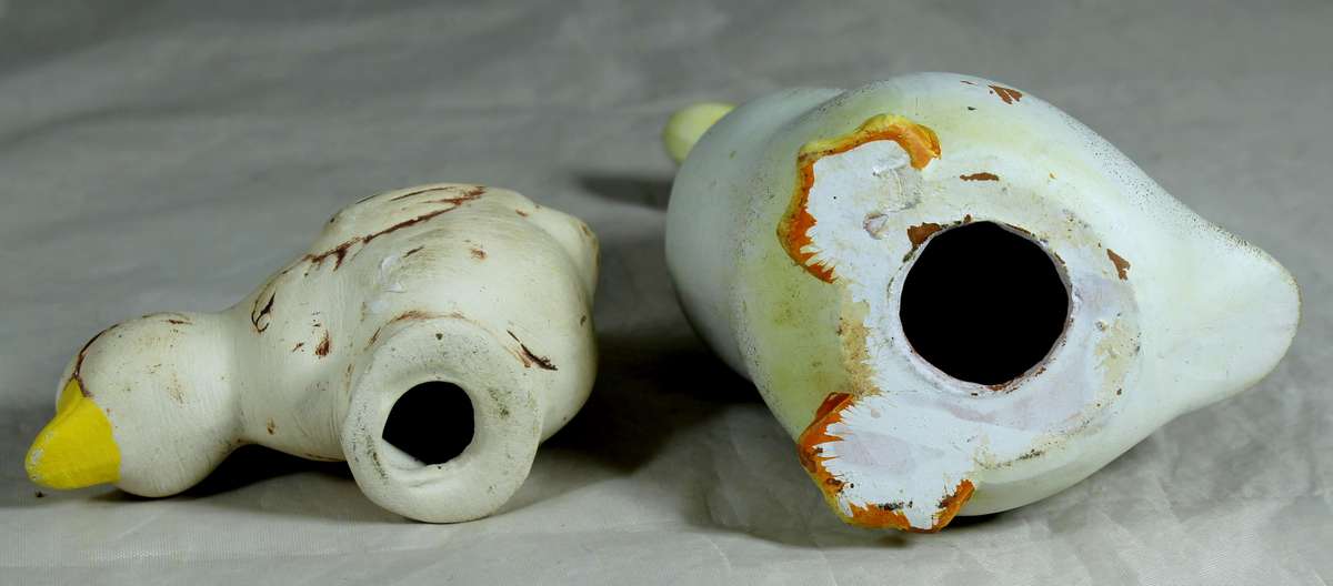 Ceramic duck with chick