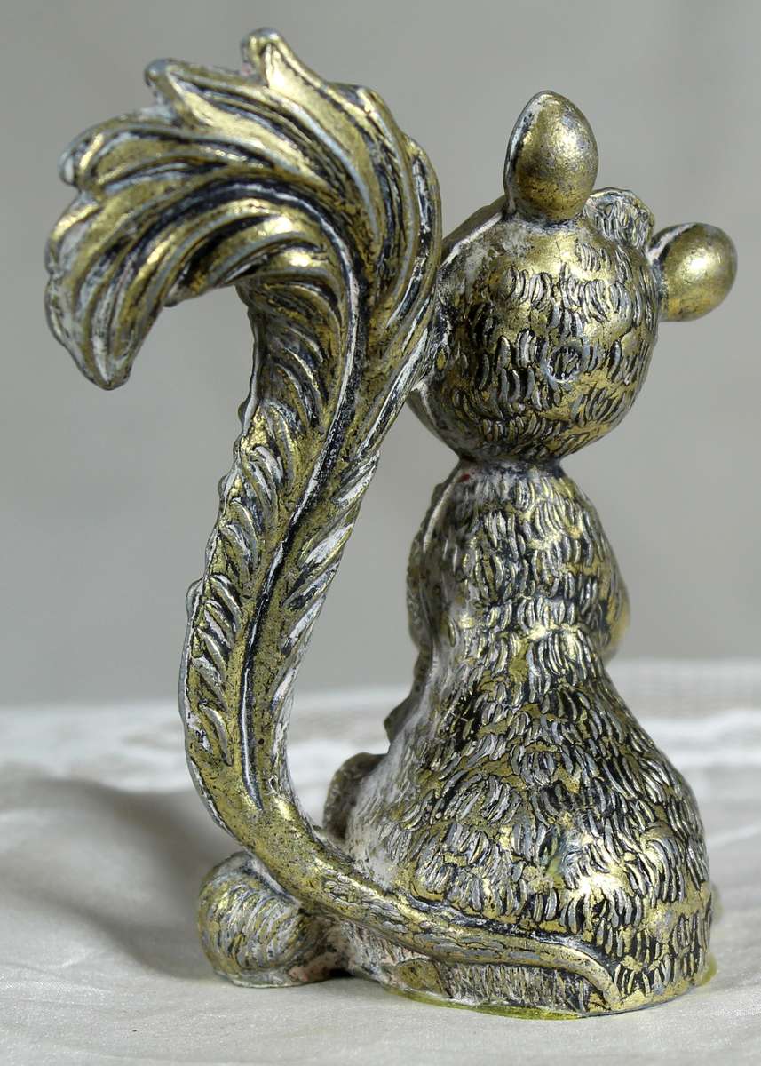 Brass squirrel