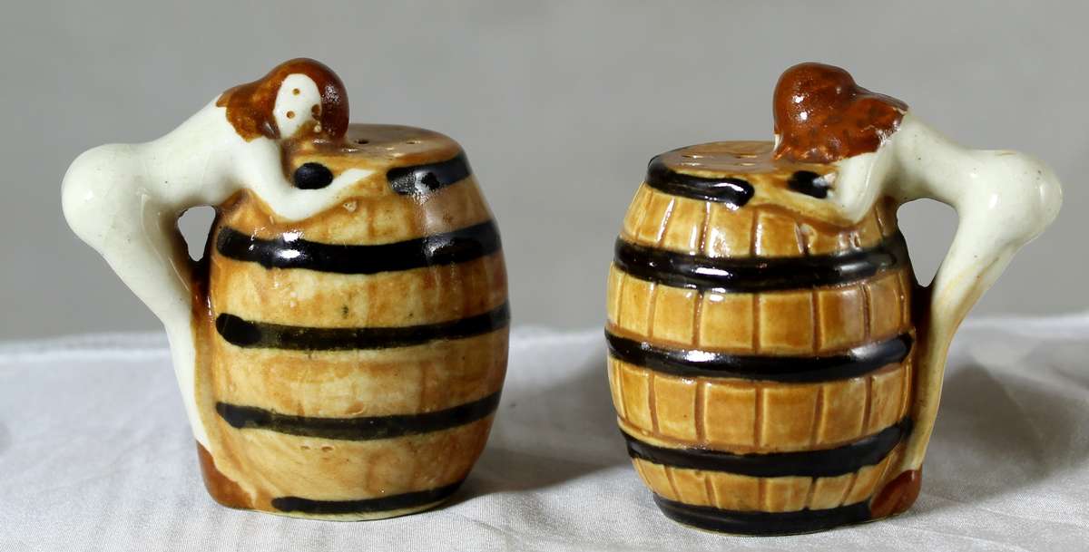 Nudy girl salt & pepper shakers