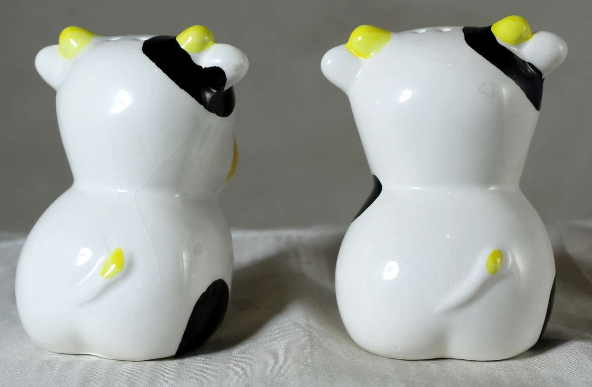 Cow salt & pepper shakers