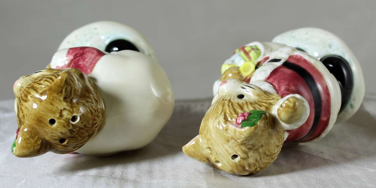 Otagiri father Christmas cats salt & pepper set