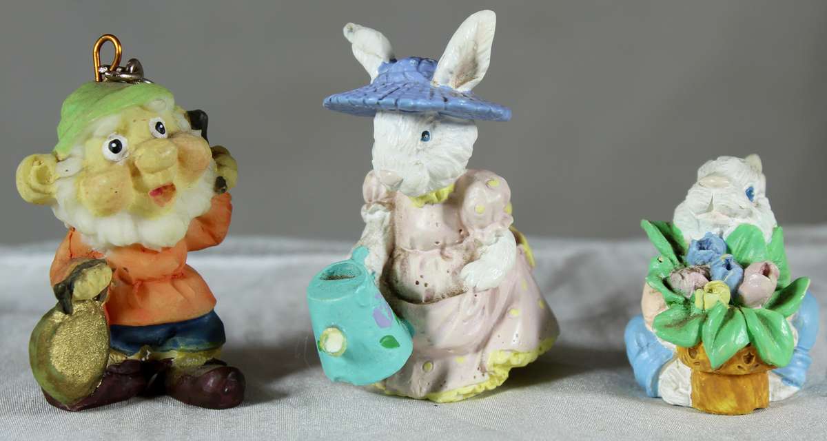 Pair of bunnies plus a gnome
