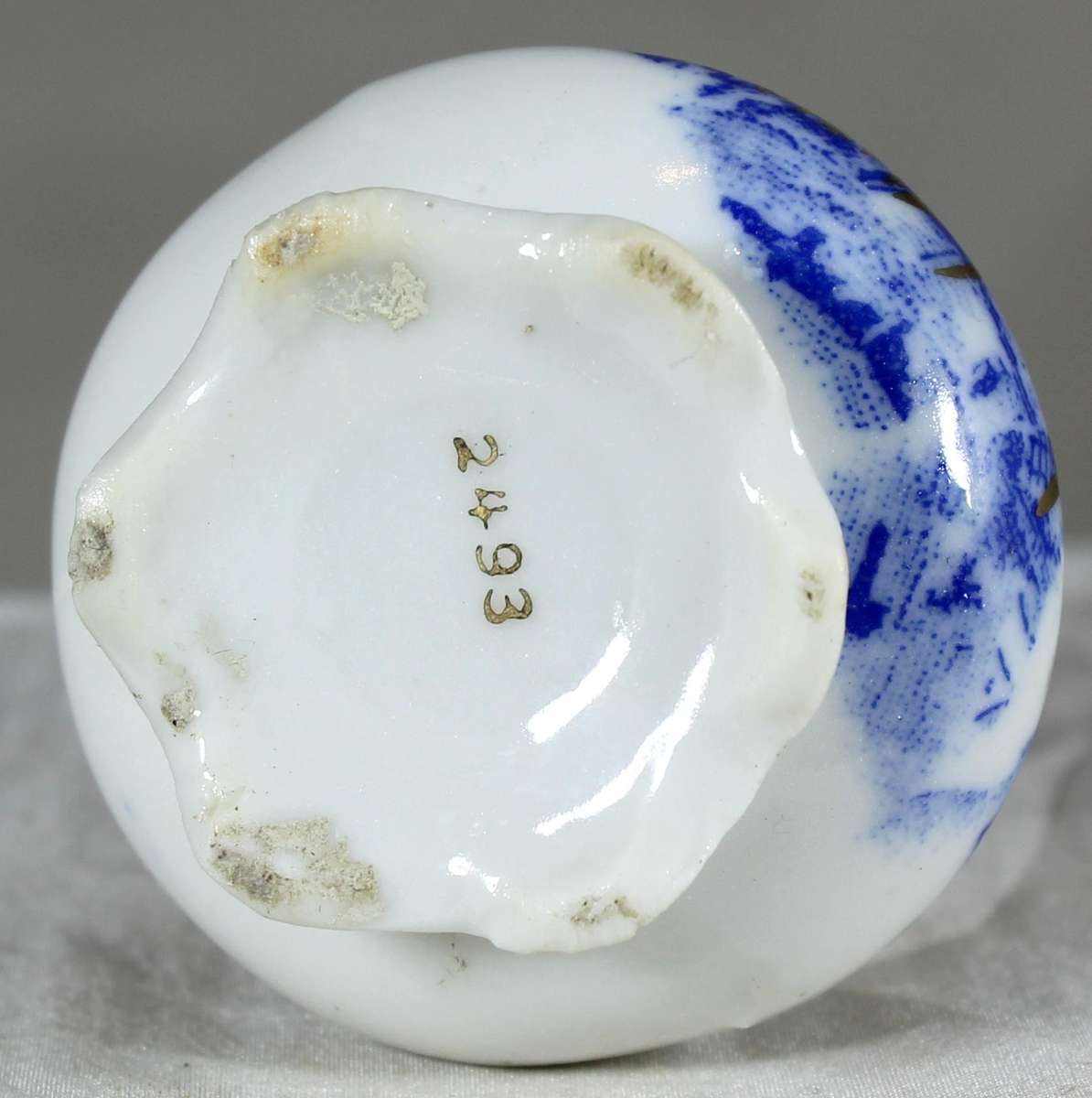 Small blue and white Dutch 2 handled vase