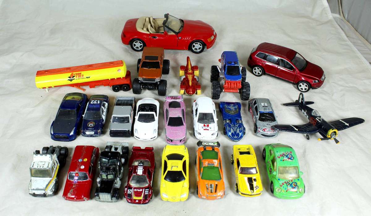 Set of twenty-one cars including a BMW Z3