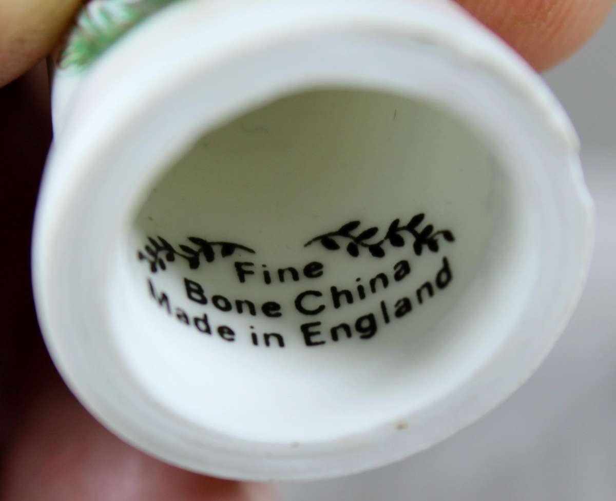 Bone China thimble - Frog with tie and cane
