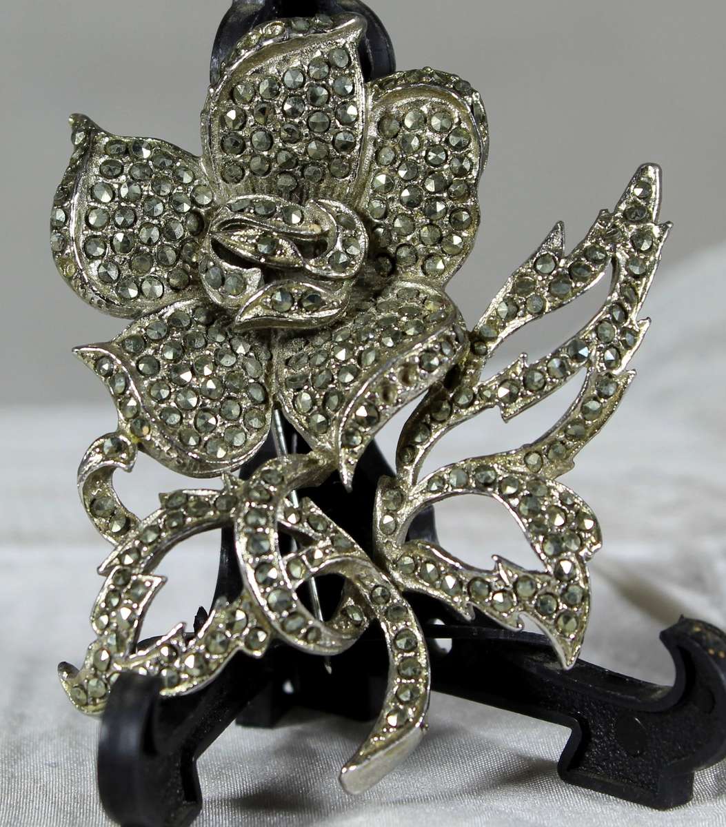 Vintage marcasite flower brooch