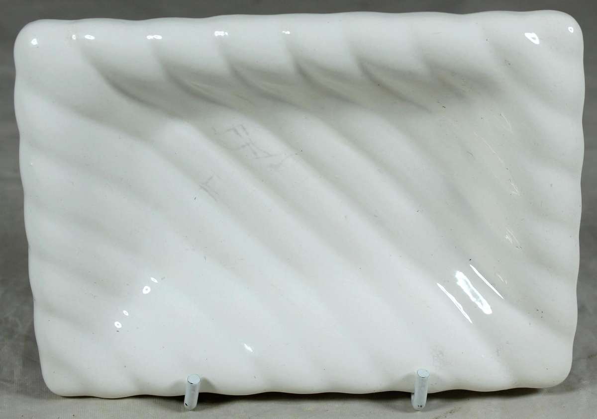 White ribbed trinket bowl