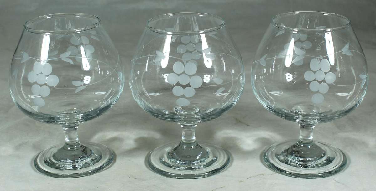 Set of three whiskey glasses