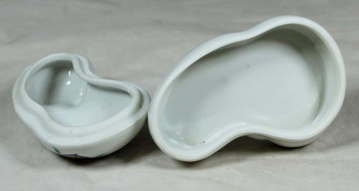 Elizabeth Arden - Byzantium - lidded cat trinket holder