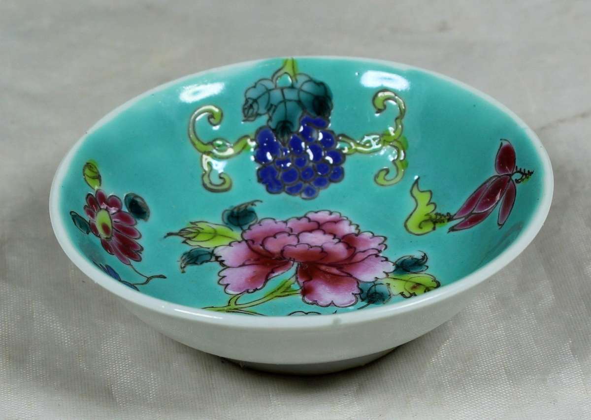 Small embossed porcelain bowl