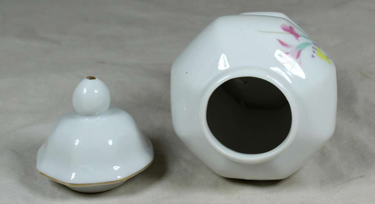 Small porcelain lidded vase