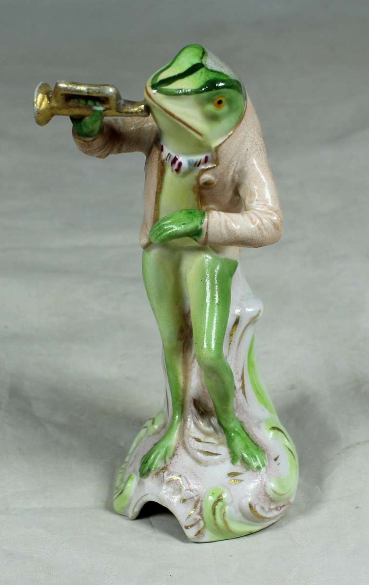 Froggie playing trumpet