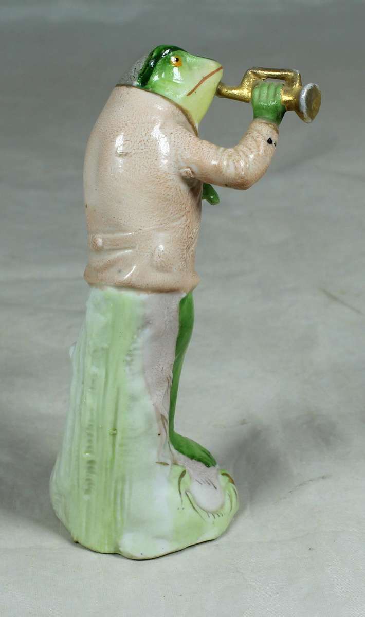 Froggie playing trumpet