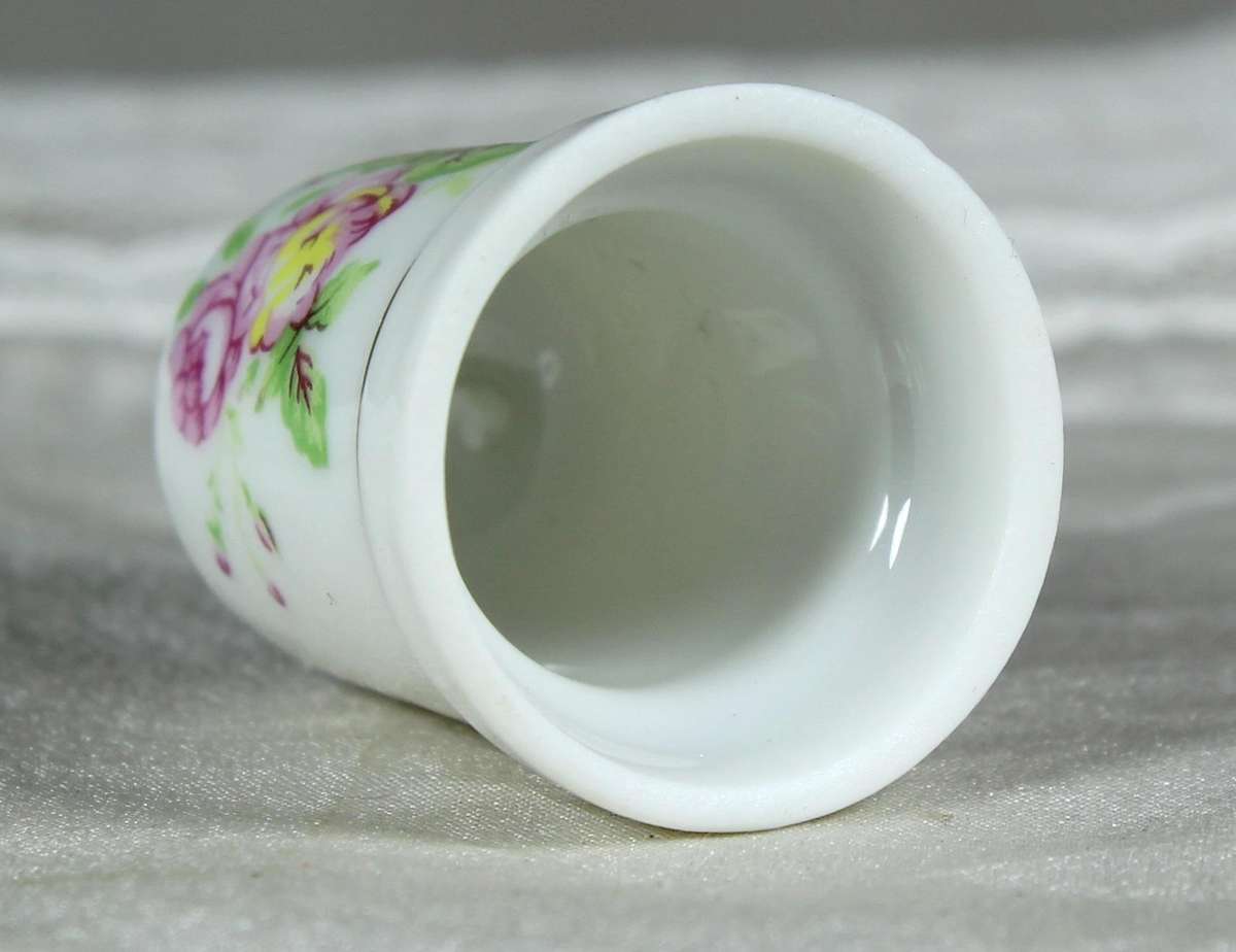 Bone China thimble - pink flowers