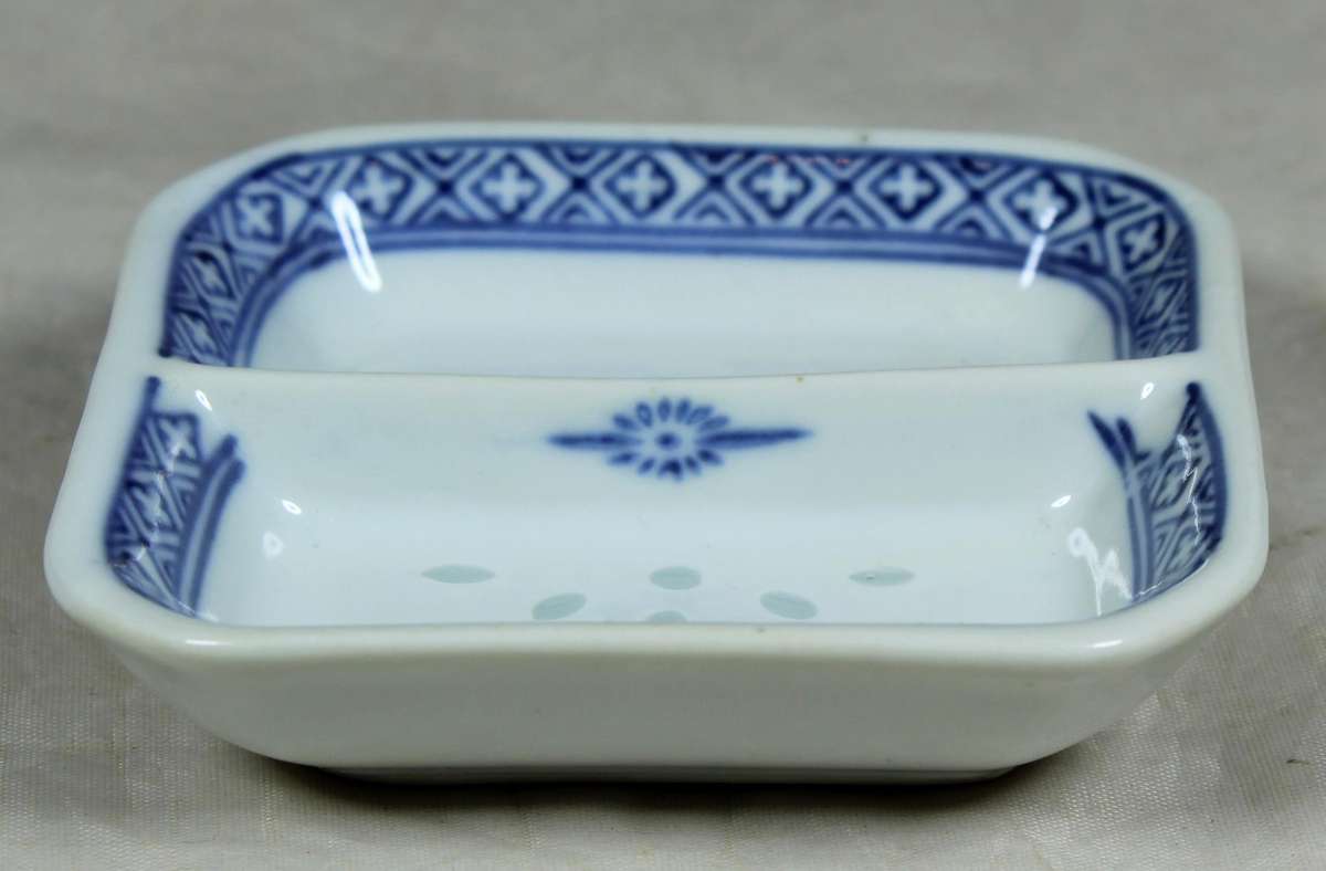 Chines condiment bowl
