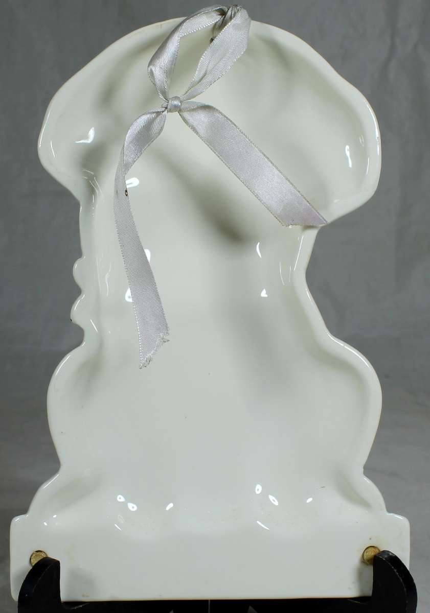 Porcelain doggy - Wall hanging
