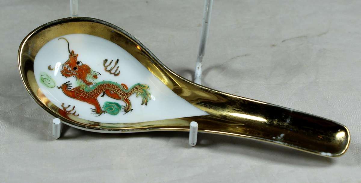 Chinese soup spoon - white & gold