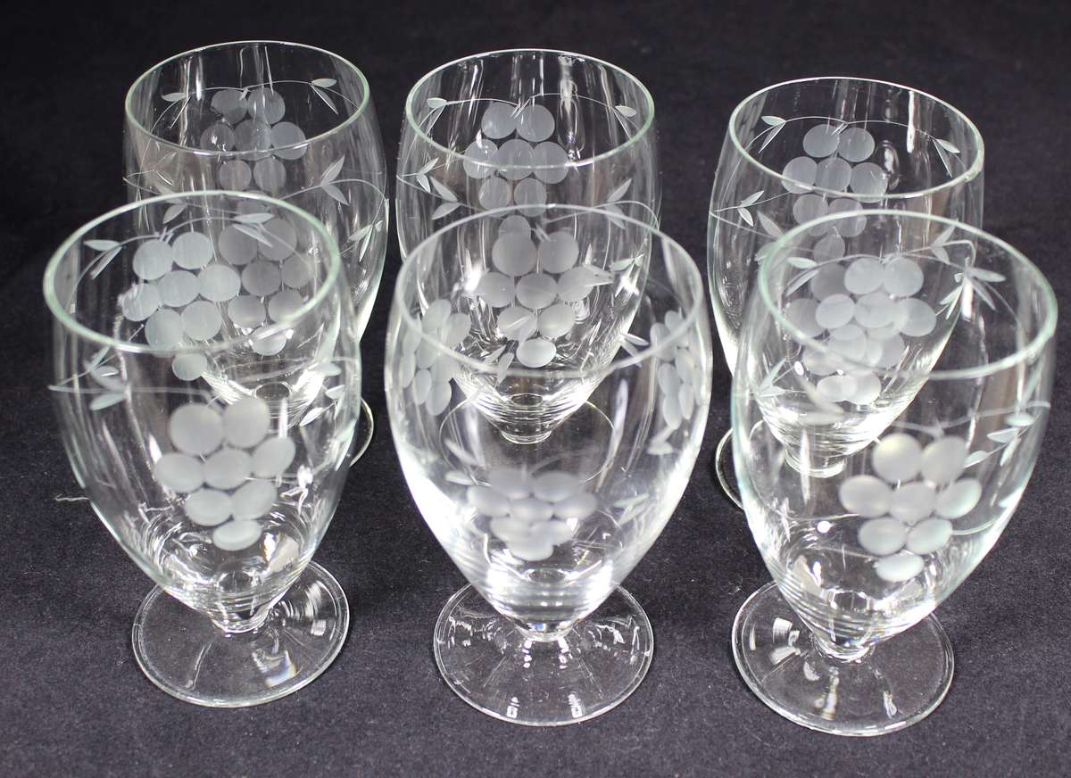 Set of six drinking glasses with etched grapes motif