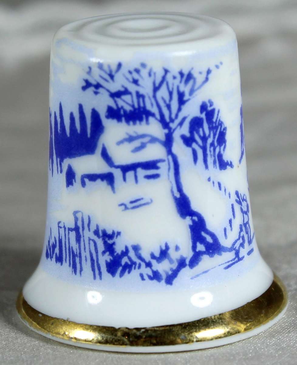 Bone China thimble - blue & white snow scene