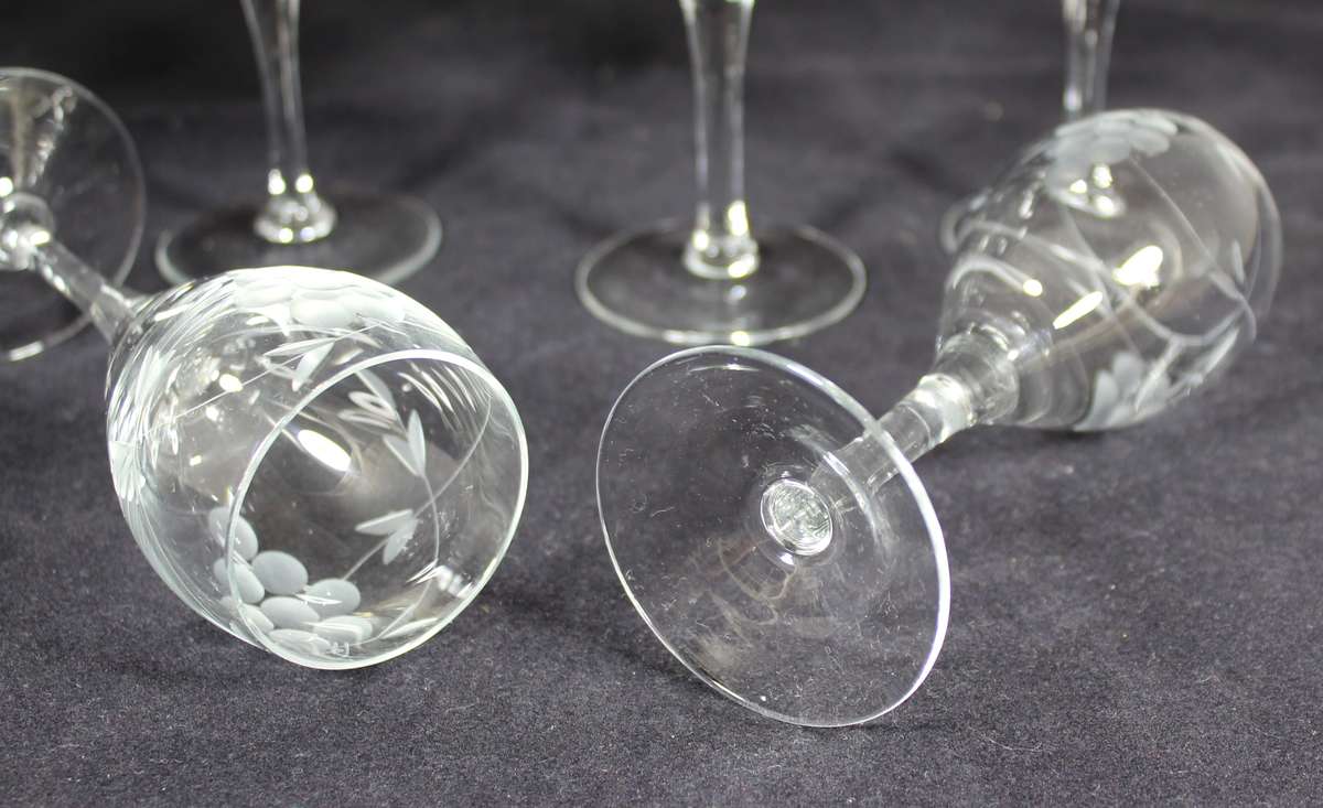 Set of six liqueur glasses with etched grapes motif