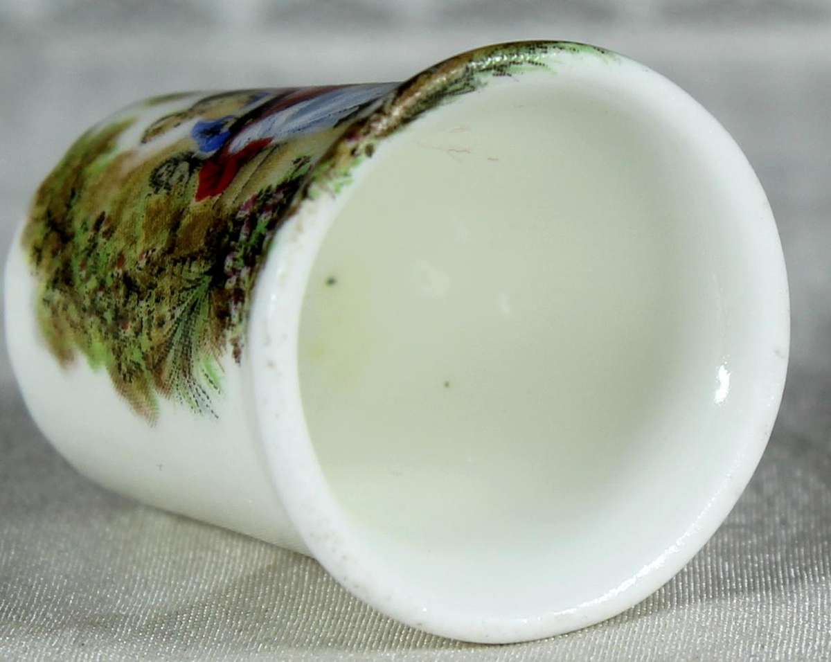 Bone China thimble - Victorian courting couple