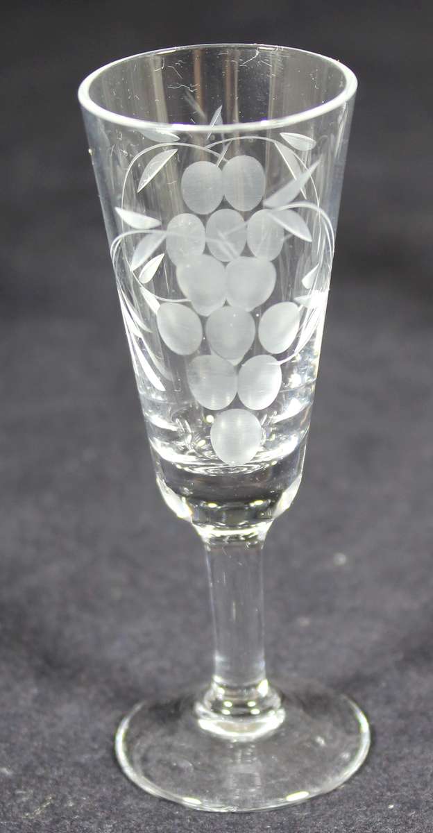 Set of six liqueur glasses with etched grapes motif