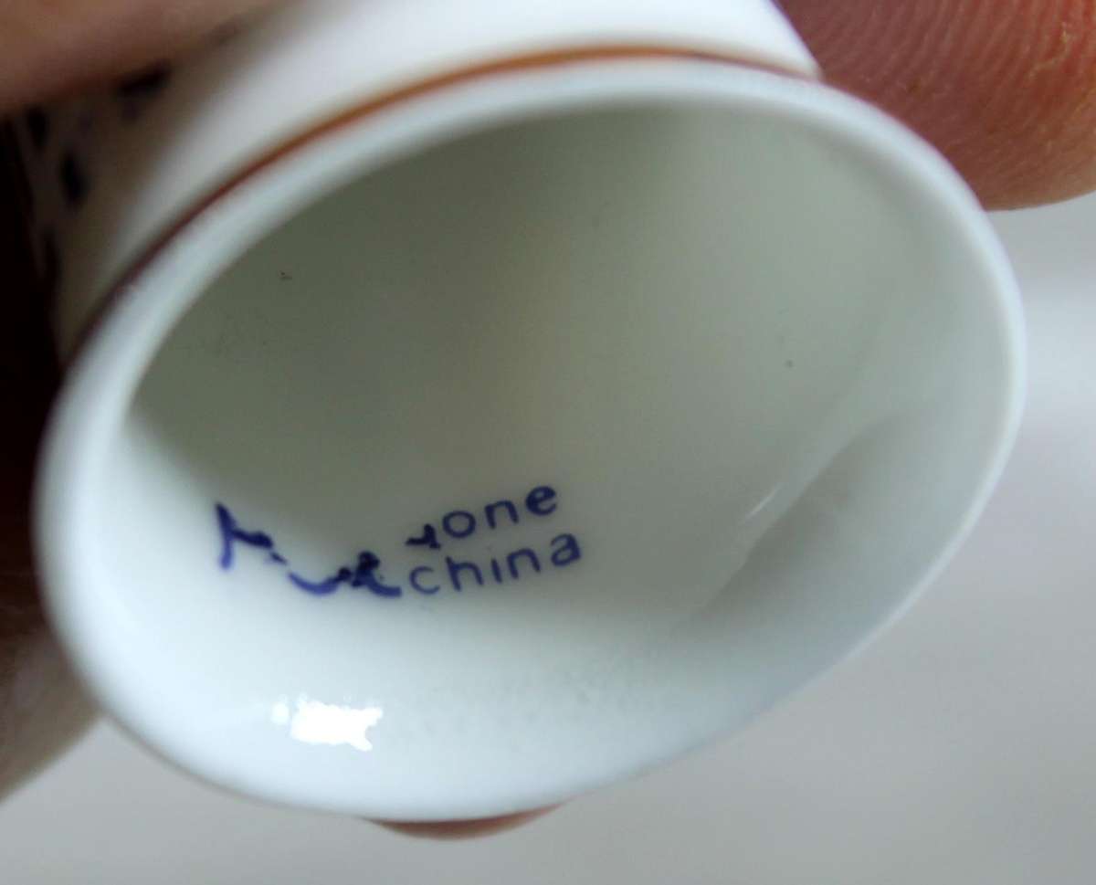 Bone China thimble - city varieties music hall